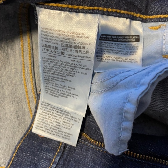Levi 720 High rise Skinny Blue Jeans. 27 - 32 inseam - Picture 2 of 8